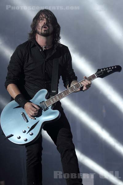 FOO FIGHTERS - 2011-08-26 - SAINT CLOUD - Domaine National - Grande Scene - 